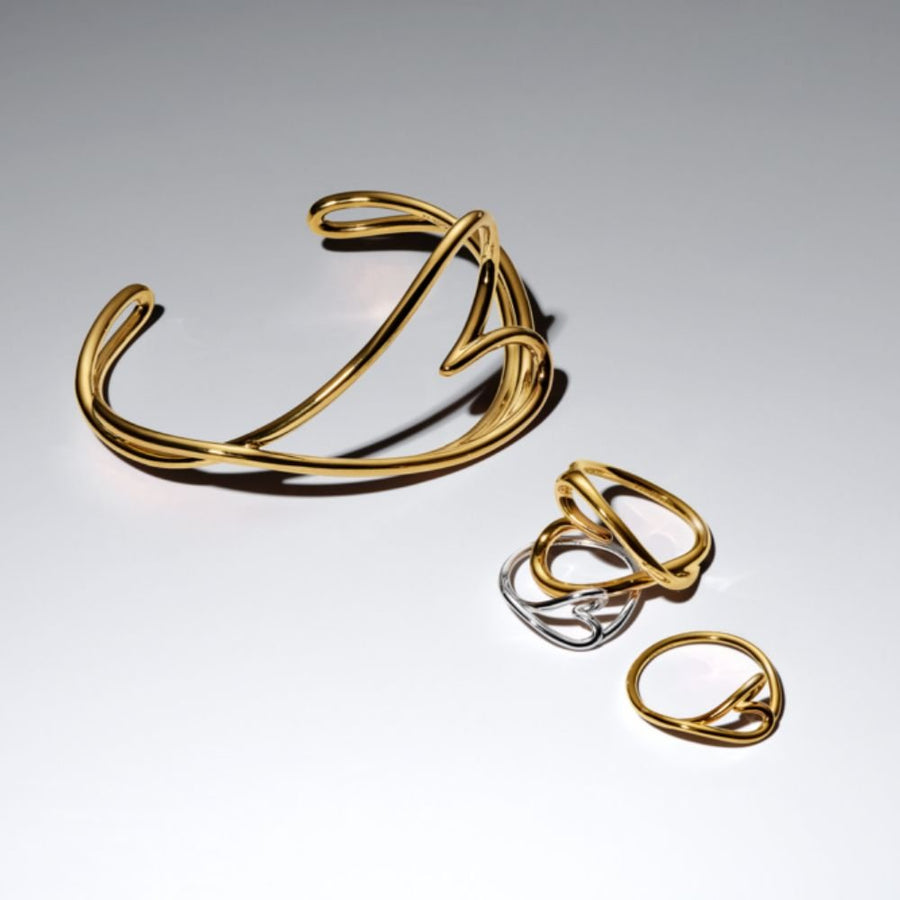 Organiskas formas sirds mazais gredzens