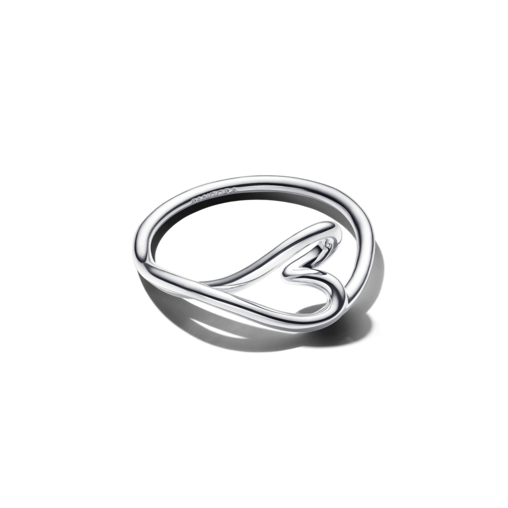 Organiskas formas sirds mazais gredzens