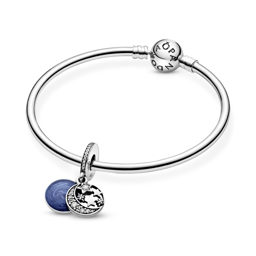 Mēness un zilas debesis piekariņš