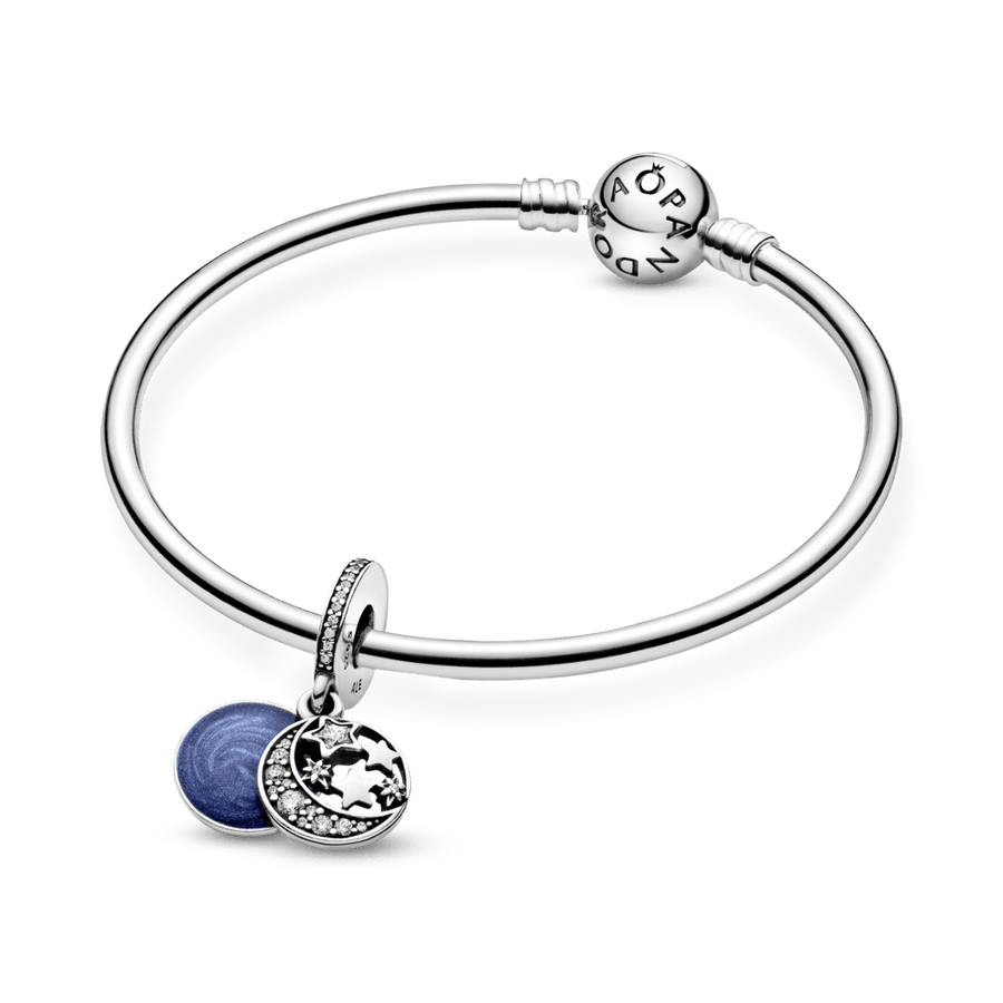 Mēness un zilas debesis piekariņš