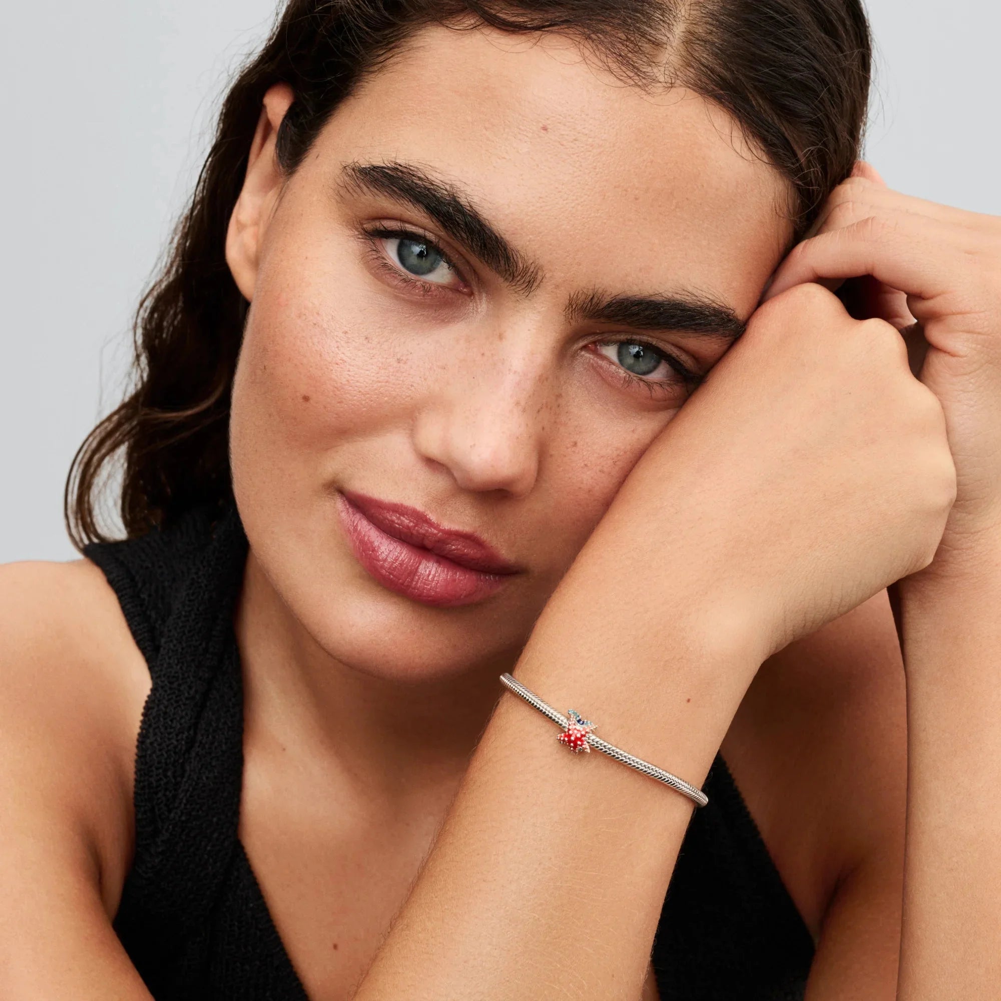 Krāsains jūras zvaigznes mini amulets