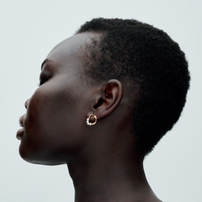 Dāvanu komplekts: Saldūdens kultivētu pērļu organiskas formas apļveida kulona kaklarota & Saldūdens kultivētu pērļu organiskas formas apļveida oreola auskari