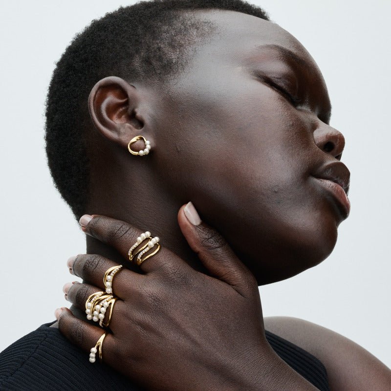 Saldūdens kultivētu pērļu organiskas formas apļveida oreola auskari