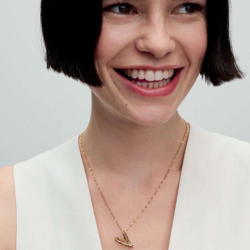 Organiskas formas sirds kulona kaklarota