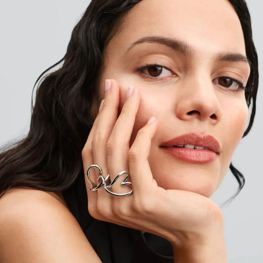 Dabiskas formas sirds gredzens