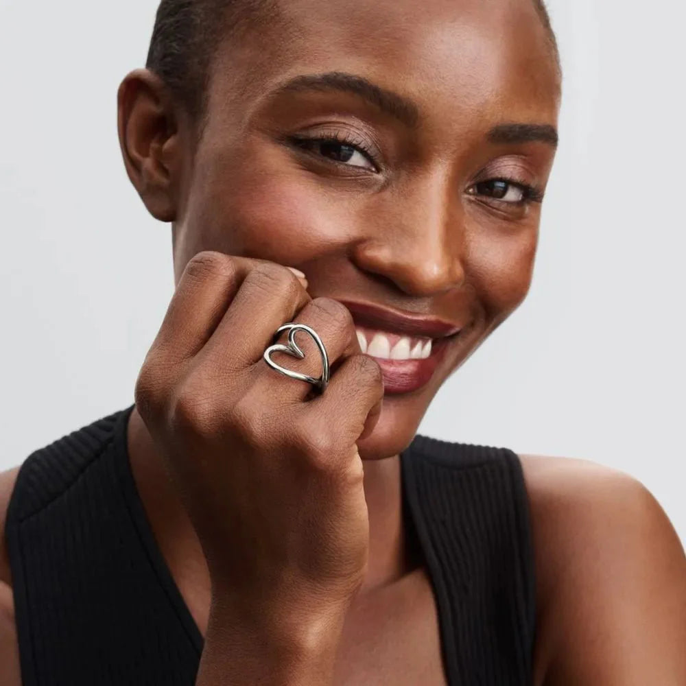 Dabiskas formas sirds gredzens