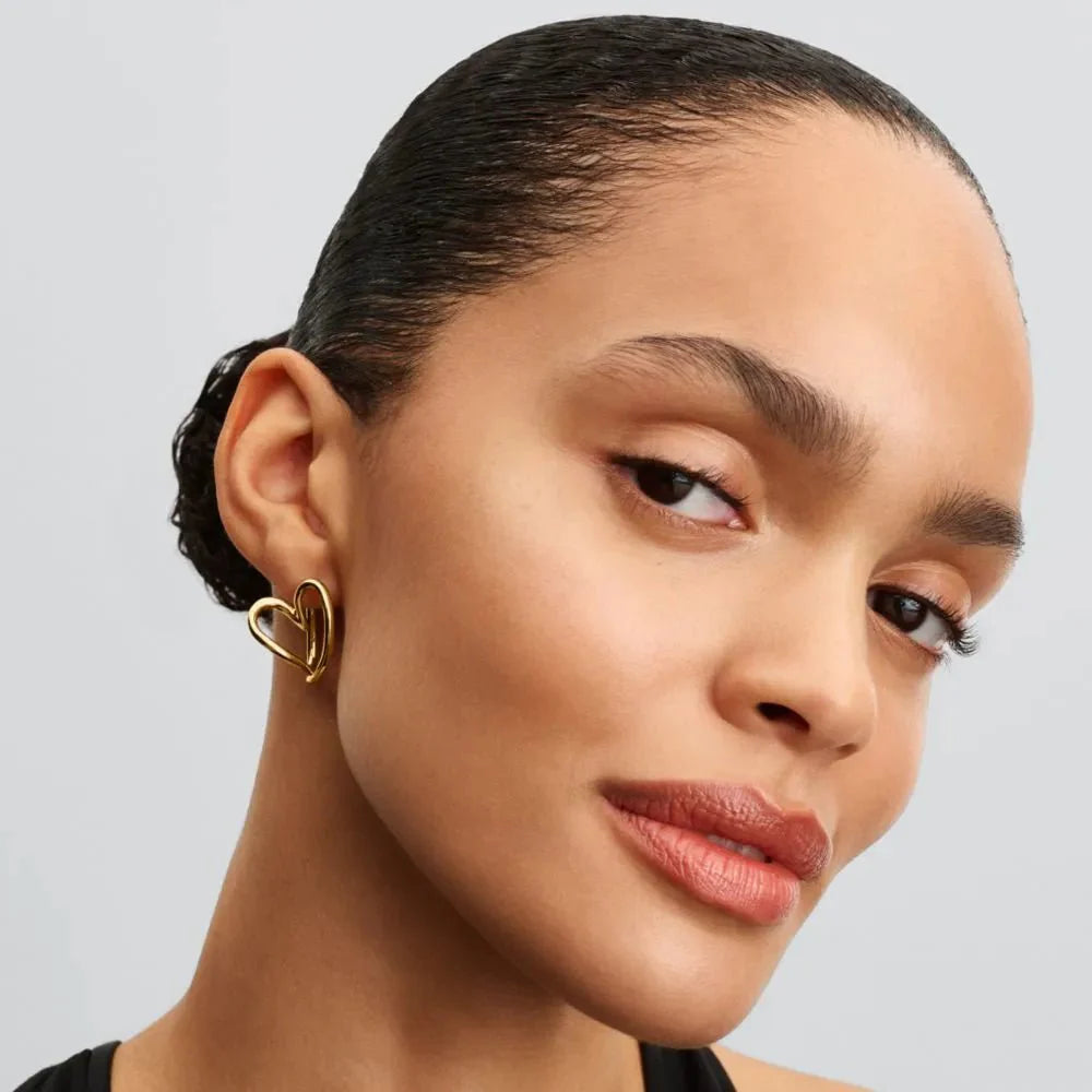 Dāvanu komplekts: Organiskas formas sirds kulona kaklarota & Dabiskas formas sirds stīpiņu auskari