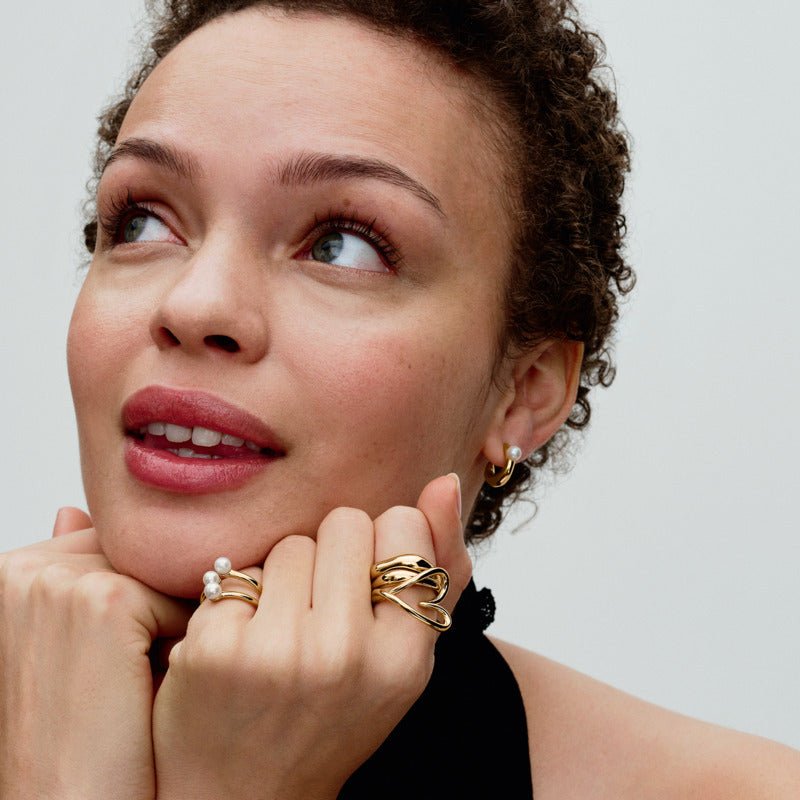 Saldūdens kultivētu pērļu organiskas formas stīpiņu auskari