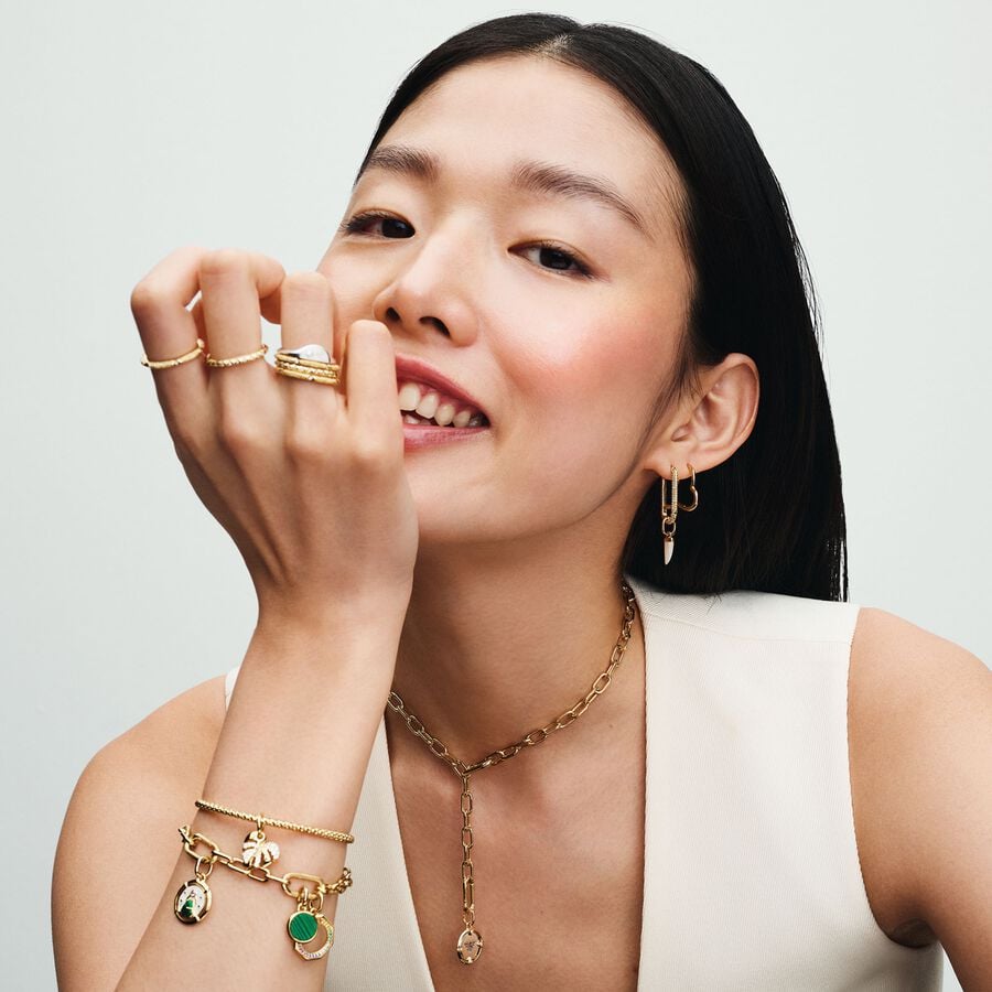 Bites medaljona amulets