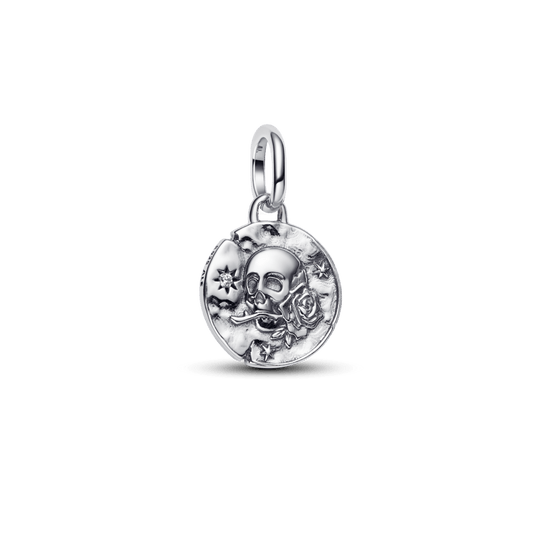 Galvaskausa medaljona amulets