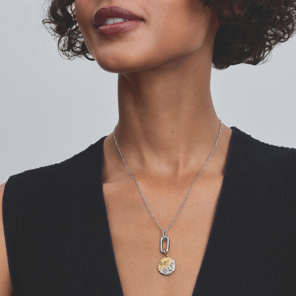 Saules un mēness medaljona amulets