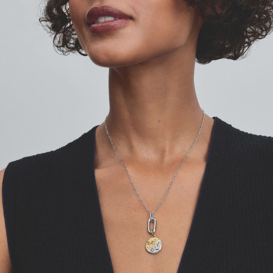 Saules un mēness medaljona amulets