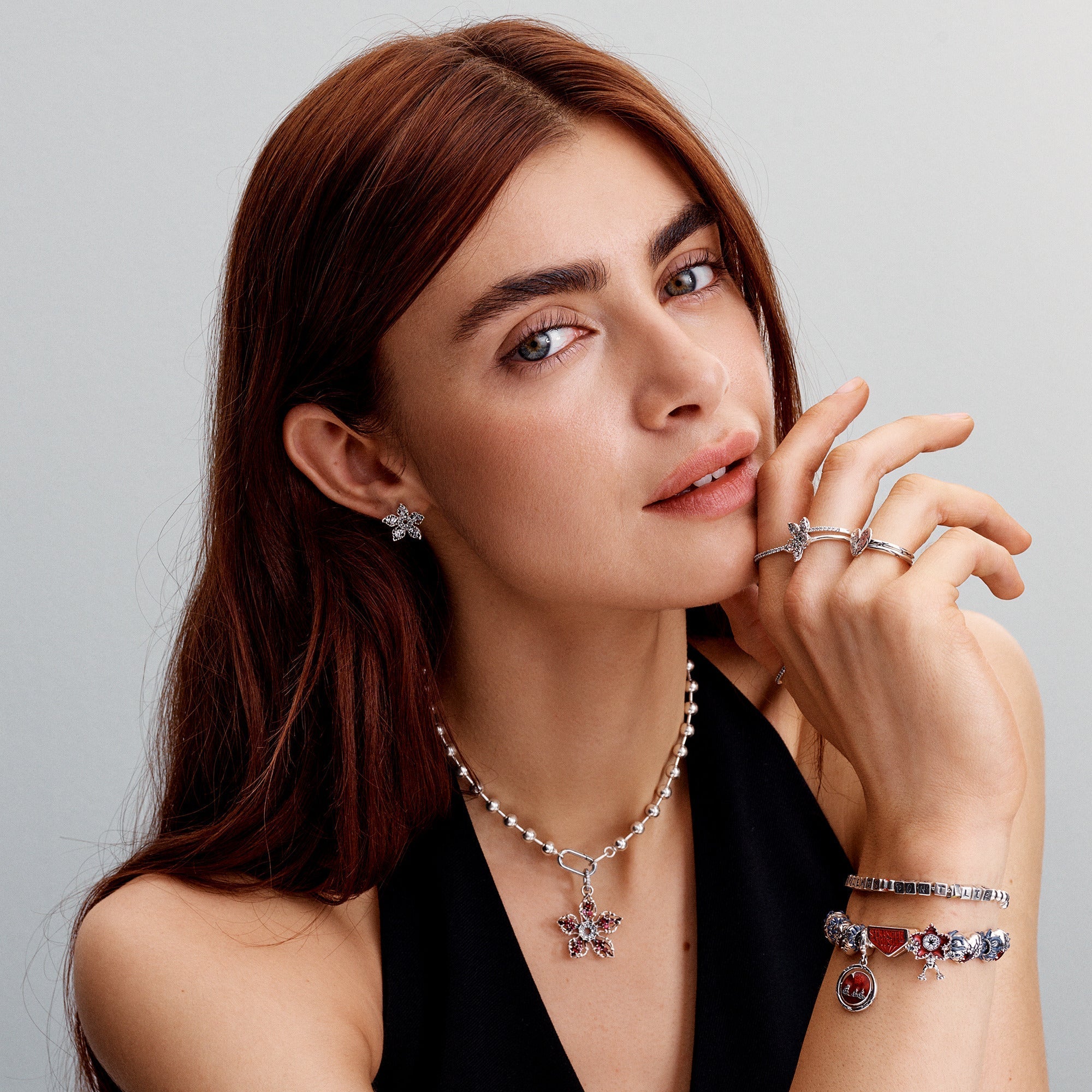 Pandora ME metāla kreļļu un posmu kaklarota