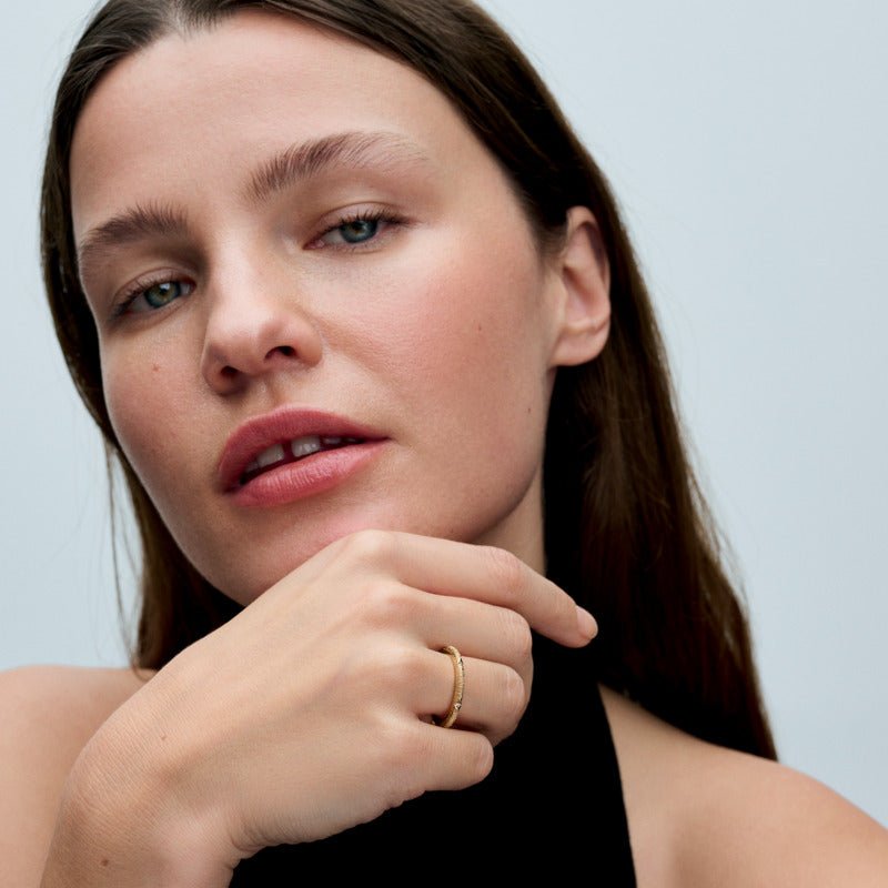 Pandora ME tekstūras un akmentiņu gredzens