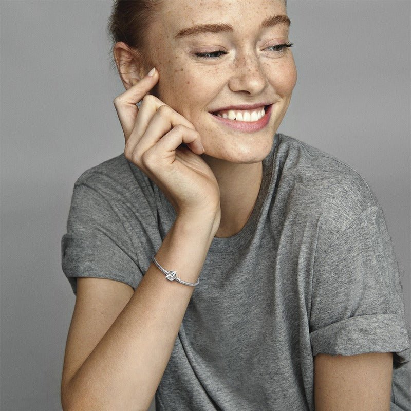 Pandora Moments Marvel The Avengers čūskas raksta ķēdītes rokassprādze ar logotipa aizdari