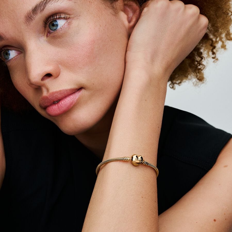 Pandora Moments Čūskas ķēdītes rokassprādze ar sirds formas aizdari