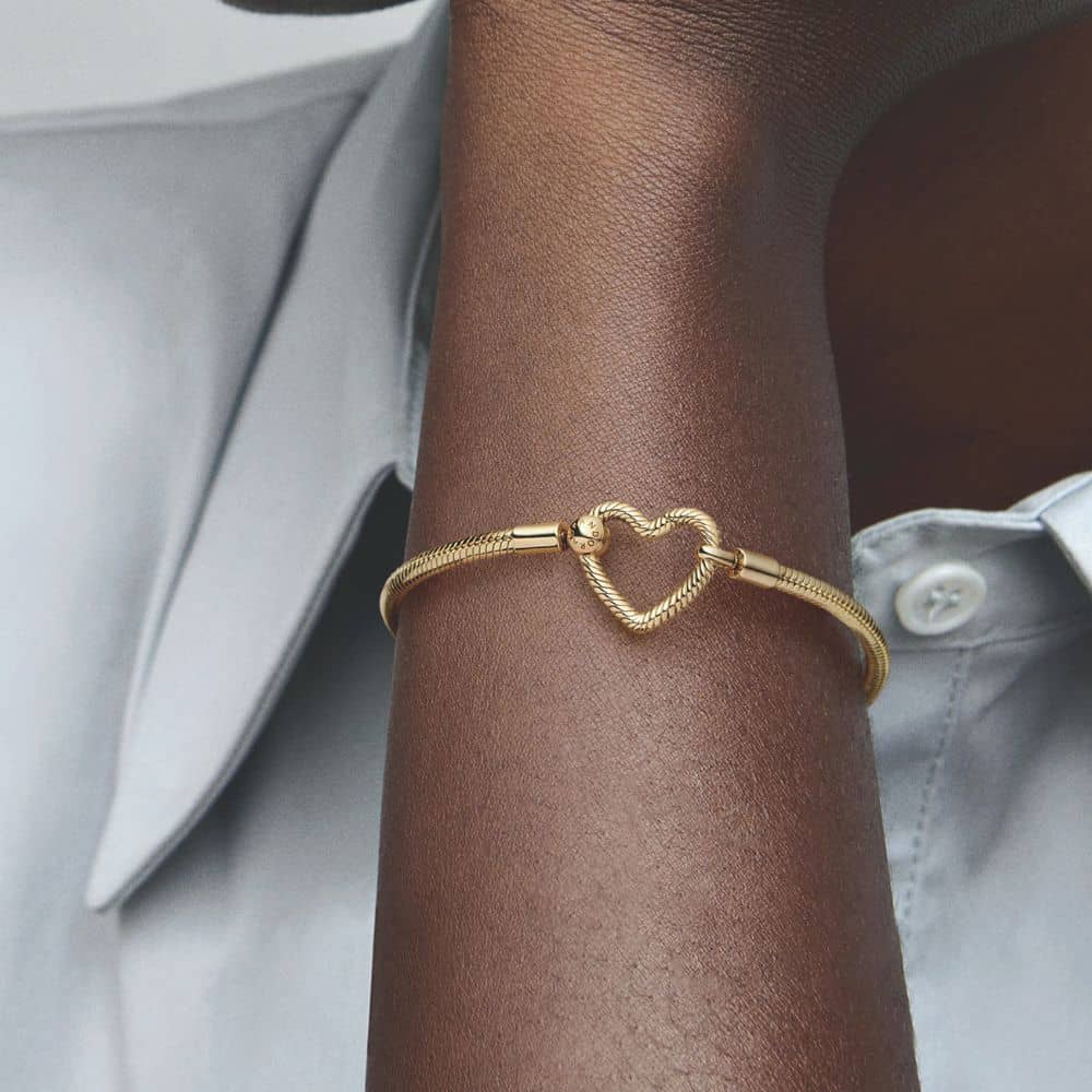 Pandora Moments čūskas raksta ķēdītes rokassprādze ar sirdsveida aizdari