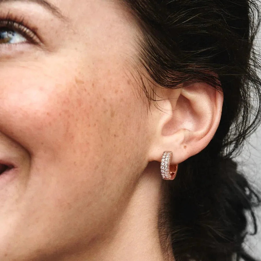 Pandora Timeless riņķa auskari ar divām Pavé rindām