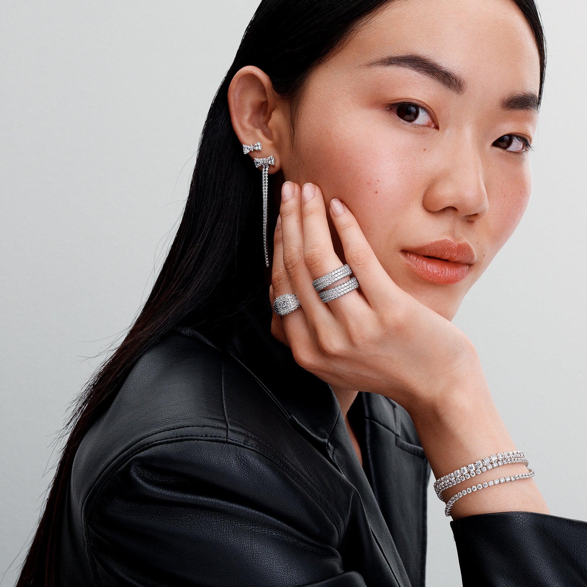 Pandora Timeless gredzens ar trīs Pavé rindām