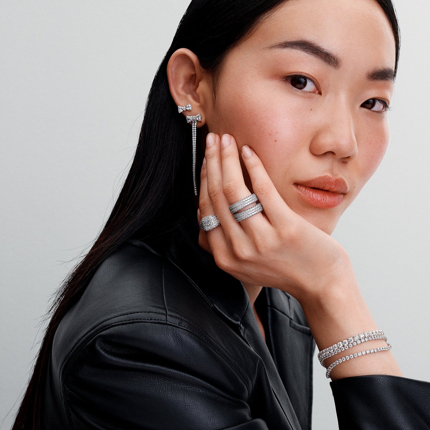 Pandora Timeless gredzens ar trīs Pavé rindām