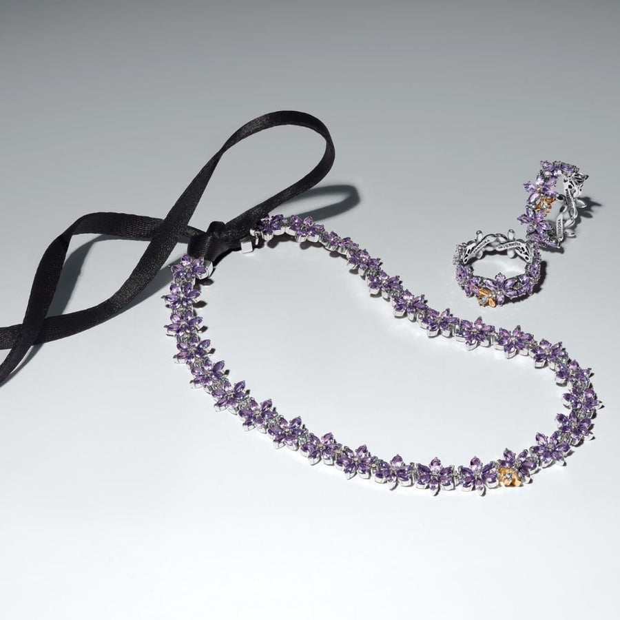 Bridgerton herbārija un bites kaklarota