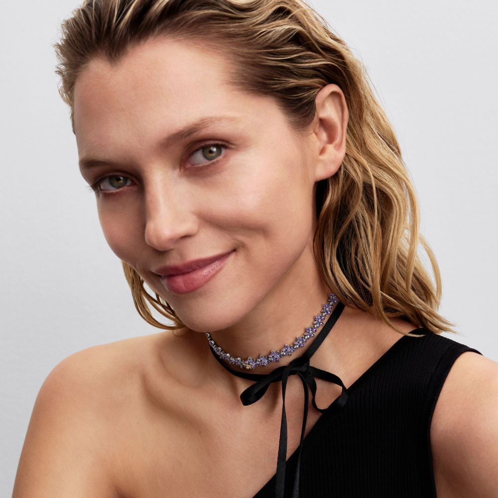 Bridgerton herbārija un bites kaklarota