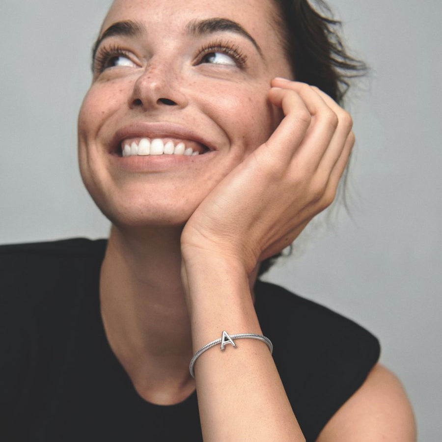 A burta alfabēta amulets