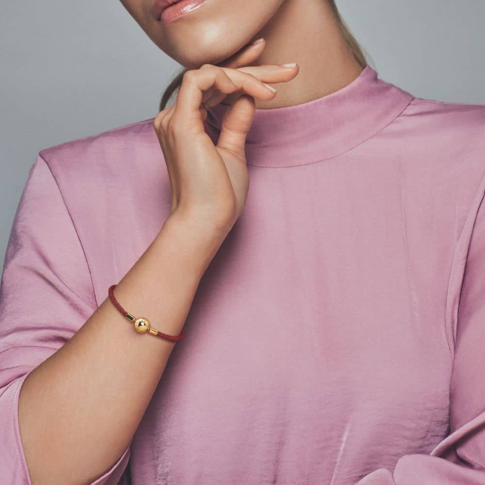 Sarkana pīta ādas rokassprādze ar apaļu aizdari