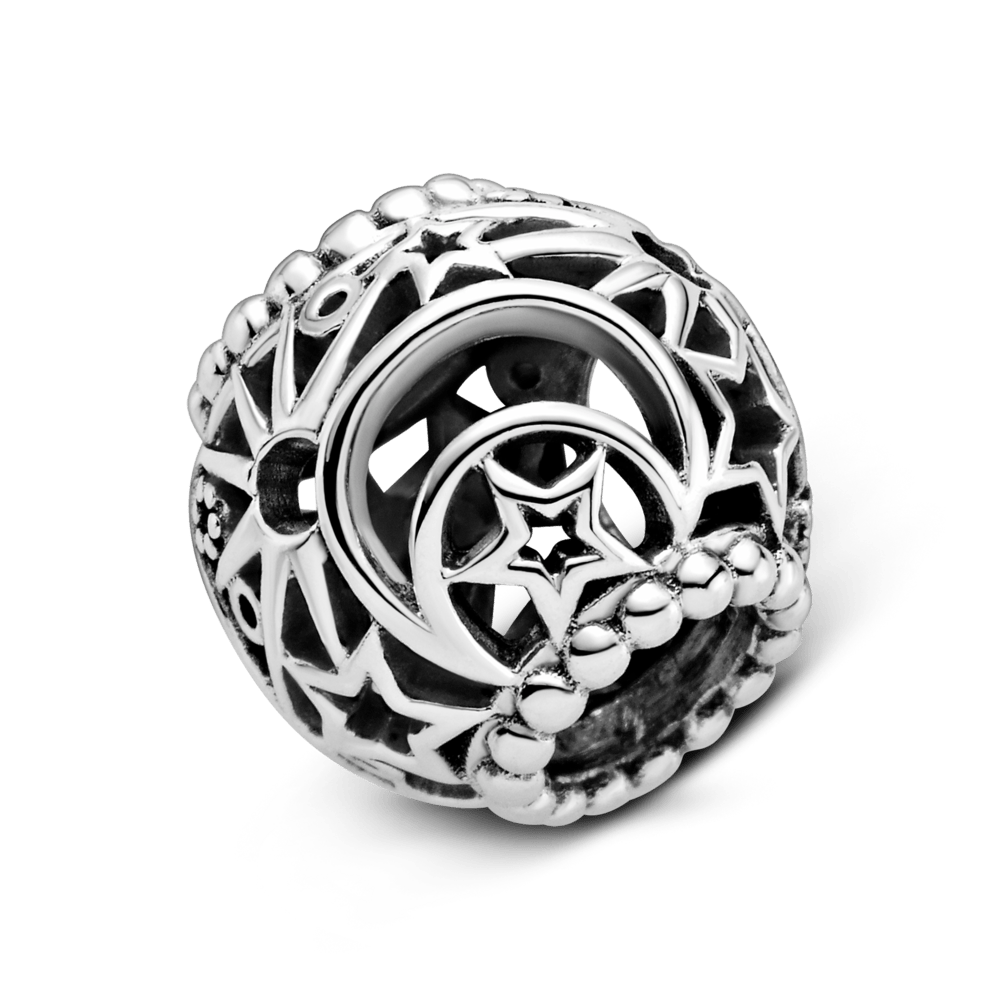 Saules, zvaigžņu un mēness amulets ažūra rakstā
