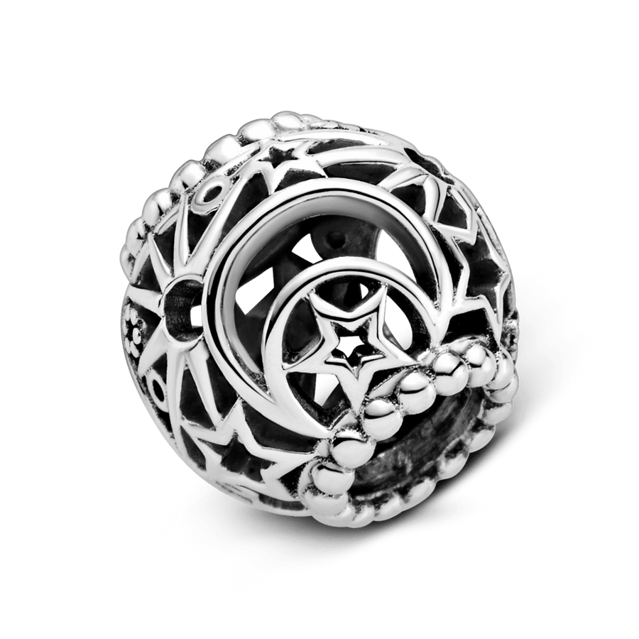Saules, zvaigžņu un mēness amulets ažūra rakstā