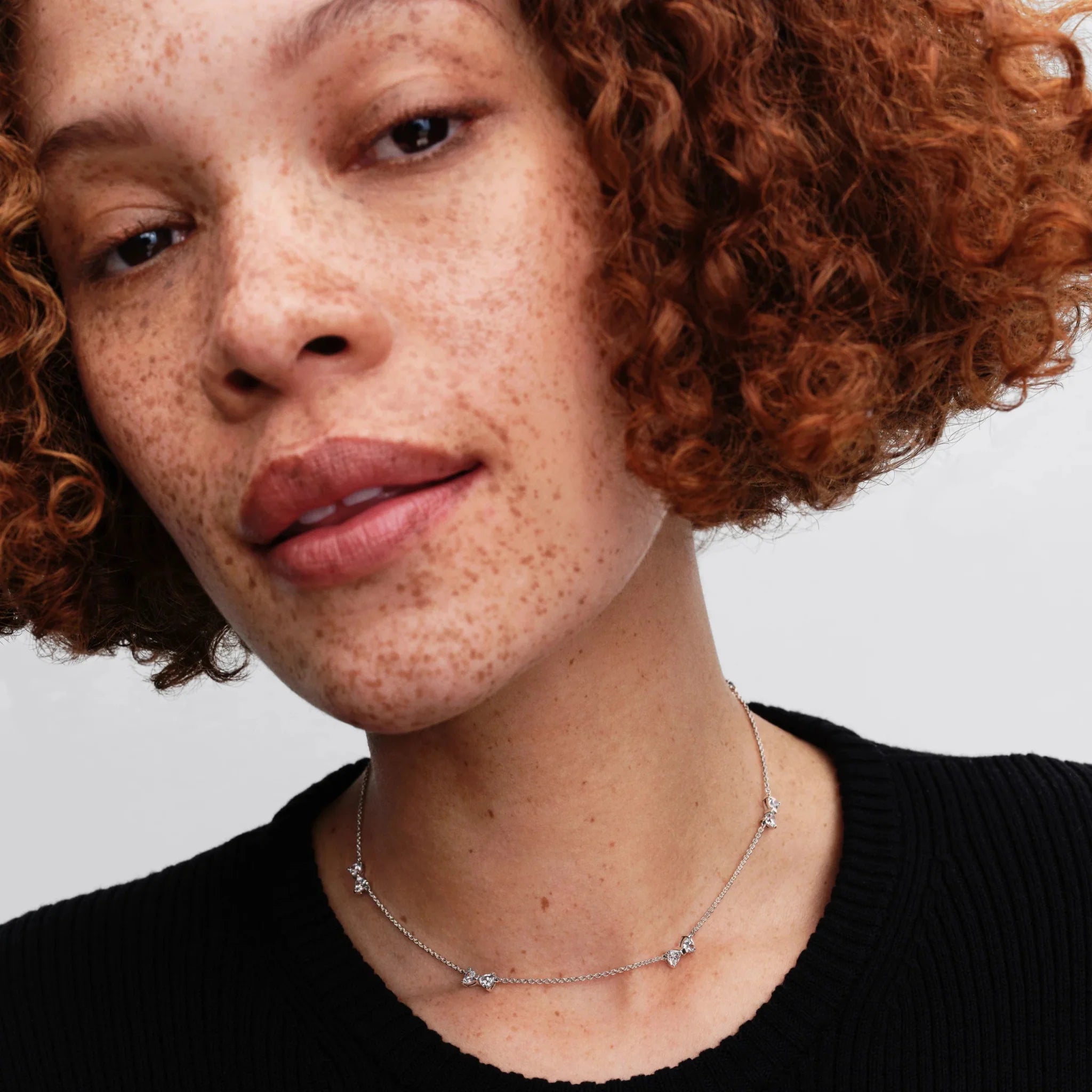 Bantīšu ķēdes kaklarota