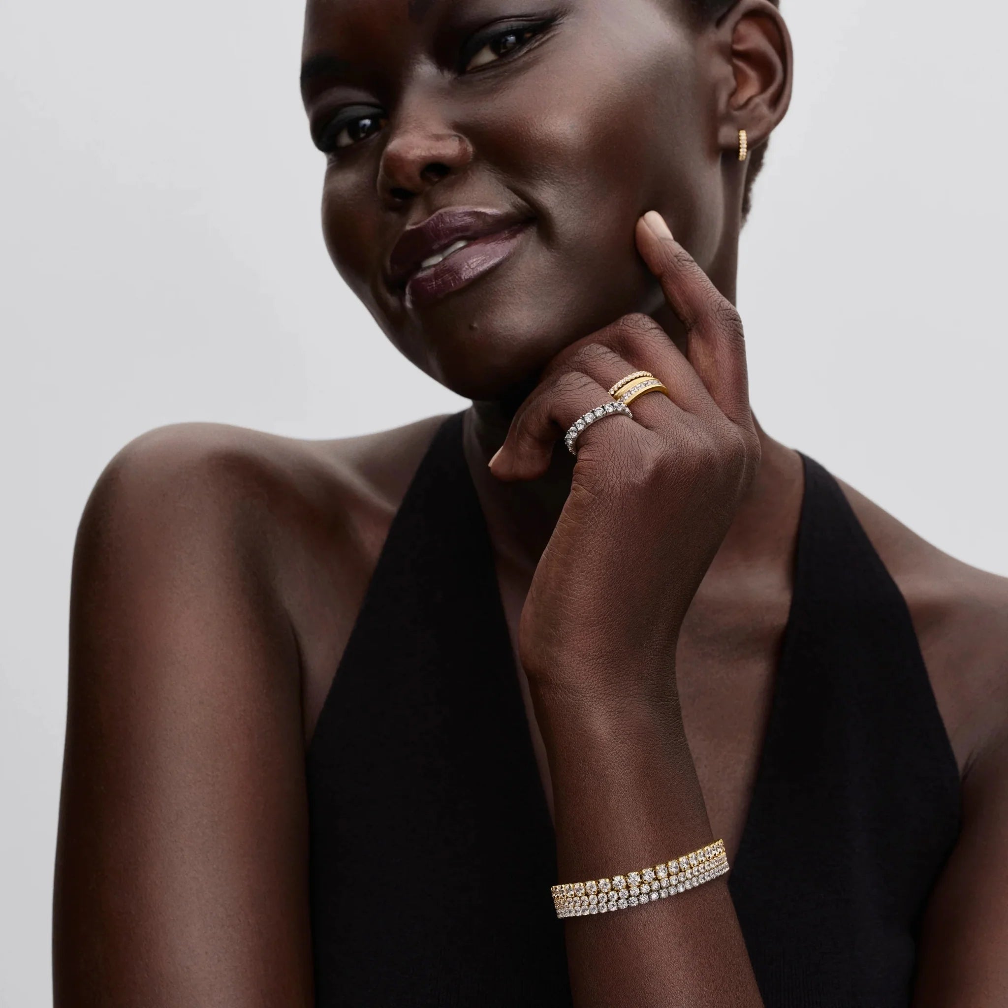 Mirdzoši greznā tenisa rokassprādze