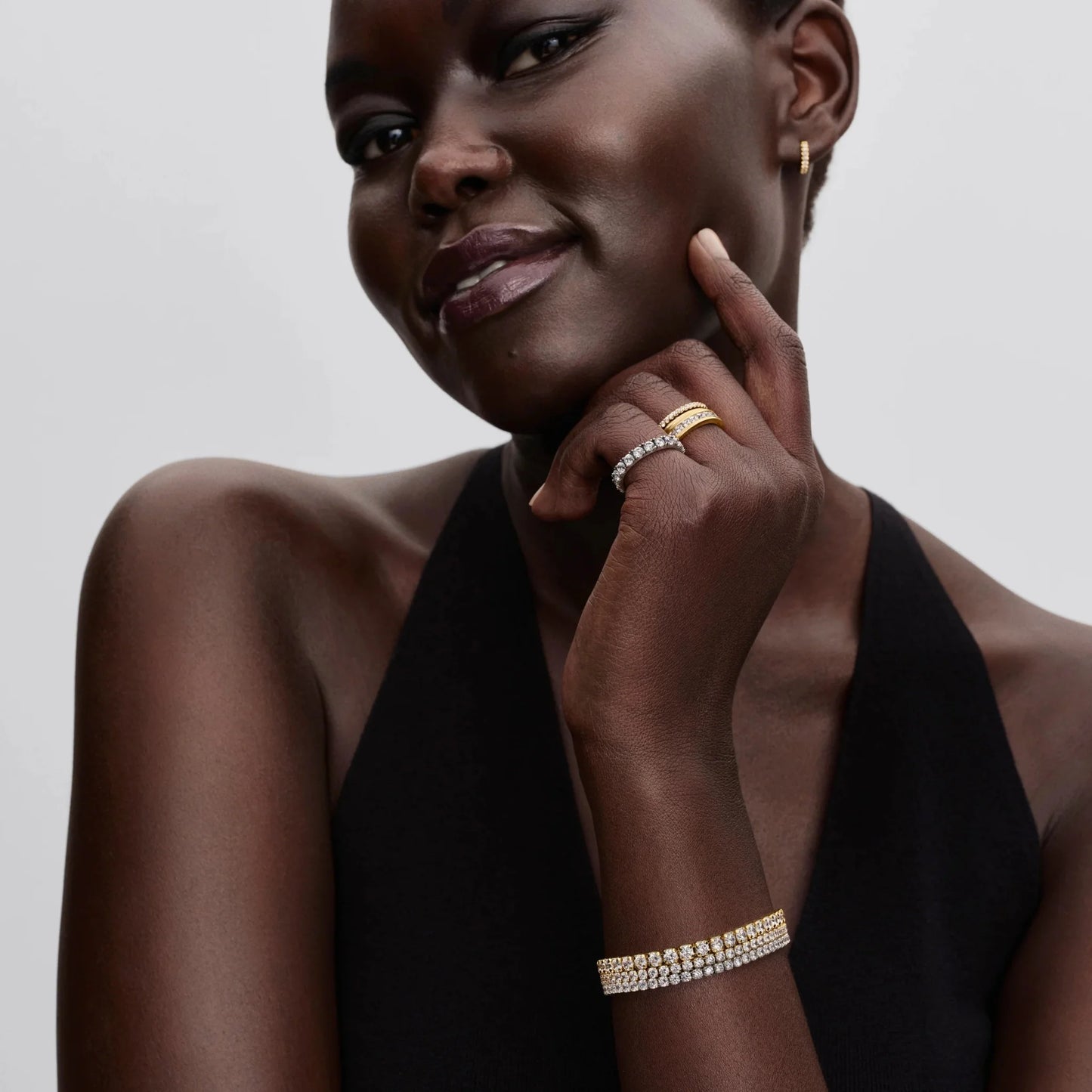 Mirdzoši greznā tenisa rokassprādze