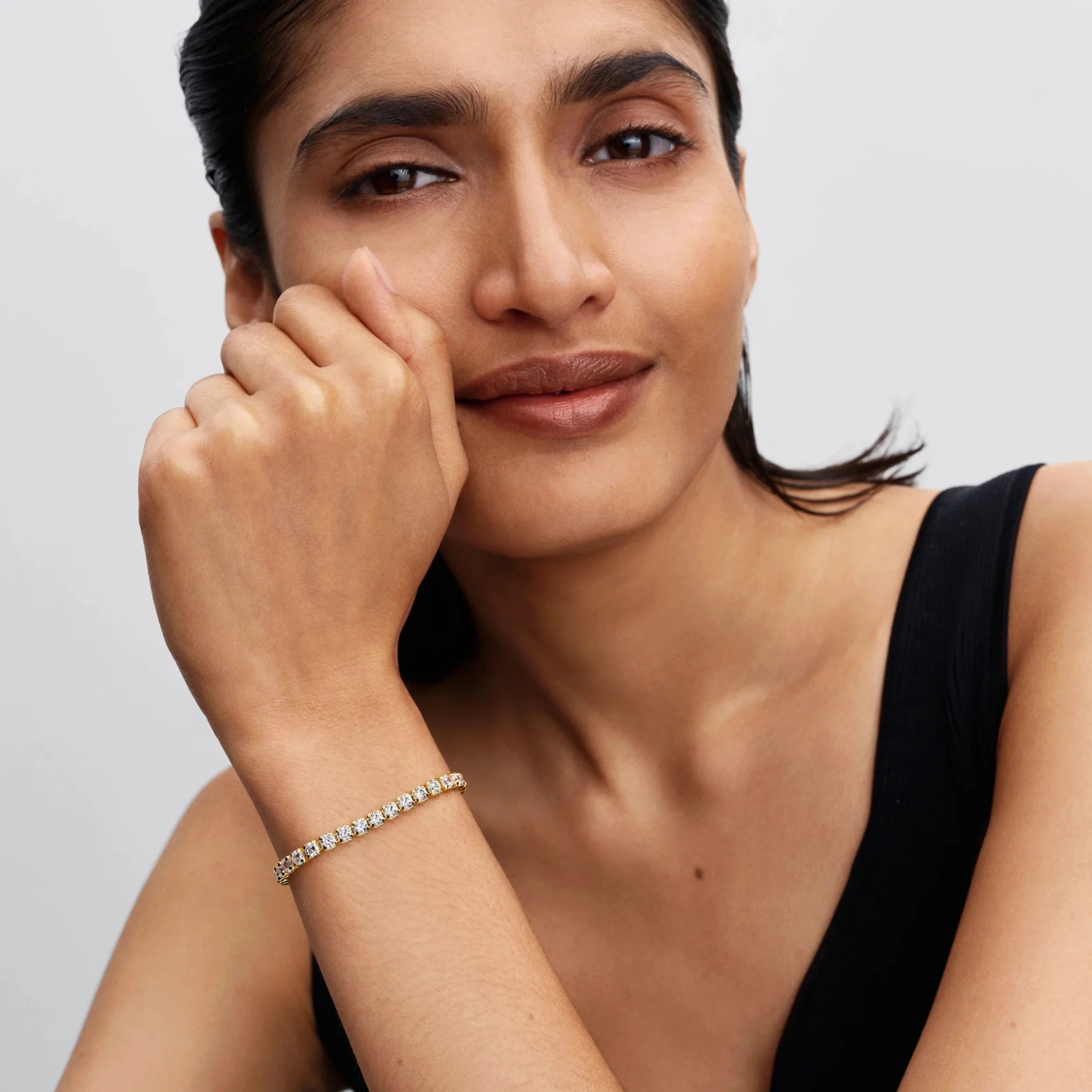 Mirdzoši greznā tenisa rokassprādze