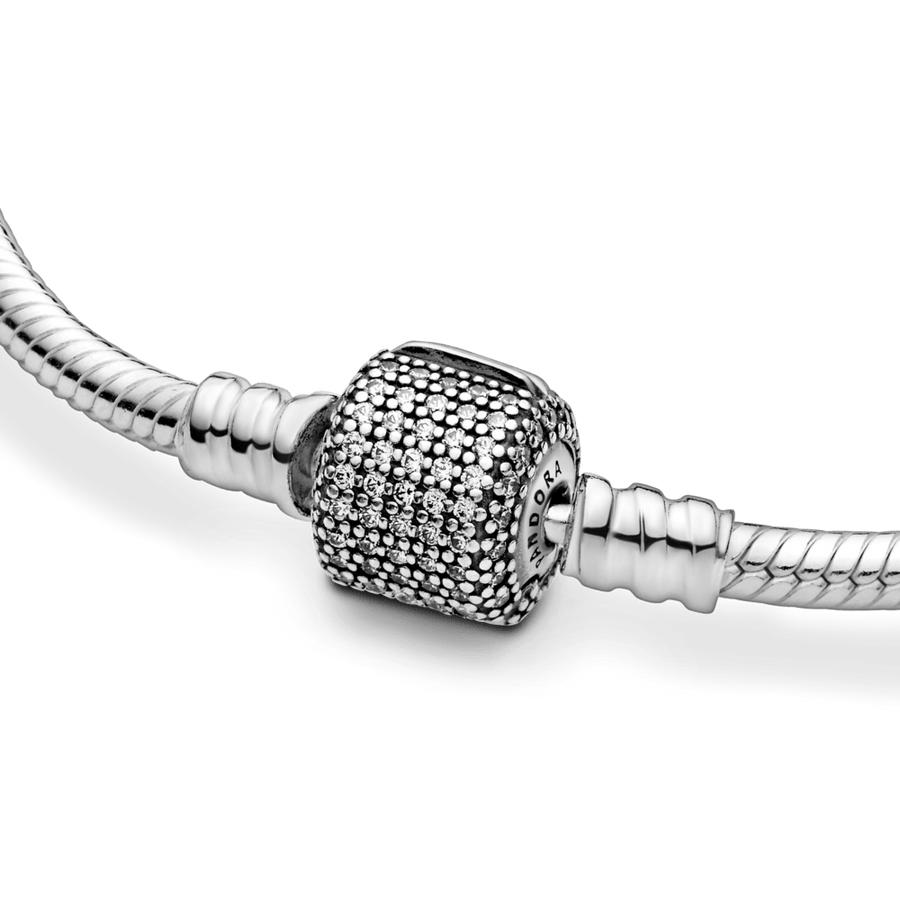 Pandora Moments čuskas raksta rokassprādze ar mirdzošu muciņas aizdari