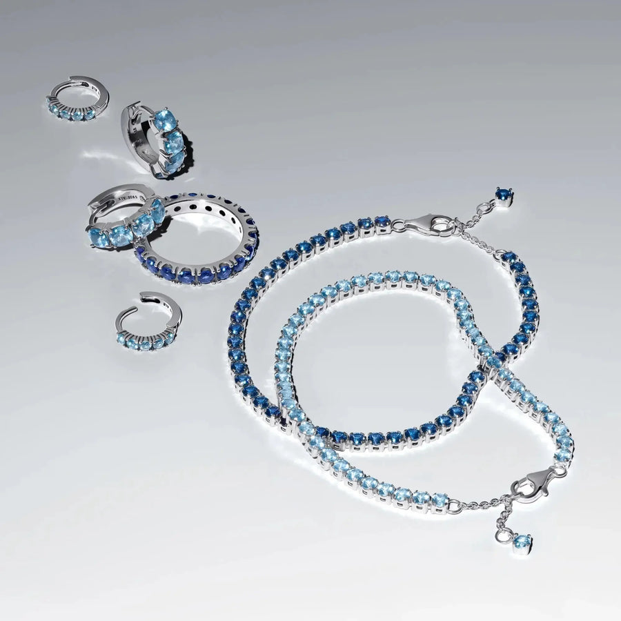 Gaiši zili riņķveida auskari