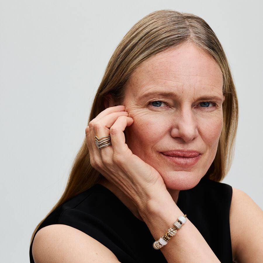 Mirdzošs apaļais amulets