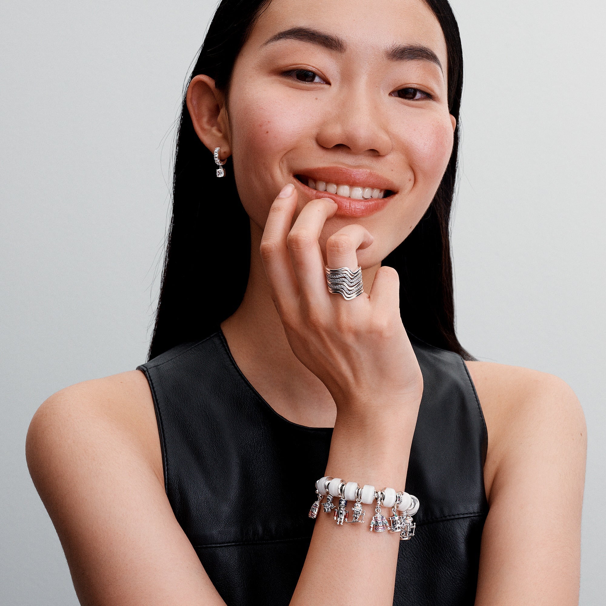 Mirdzošā eņģeļa amulets