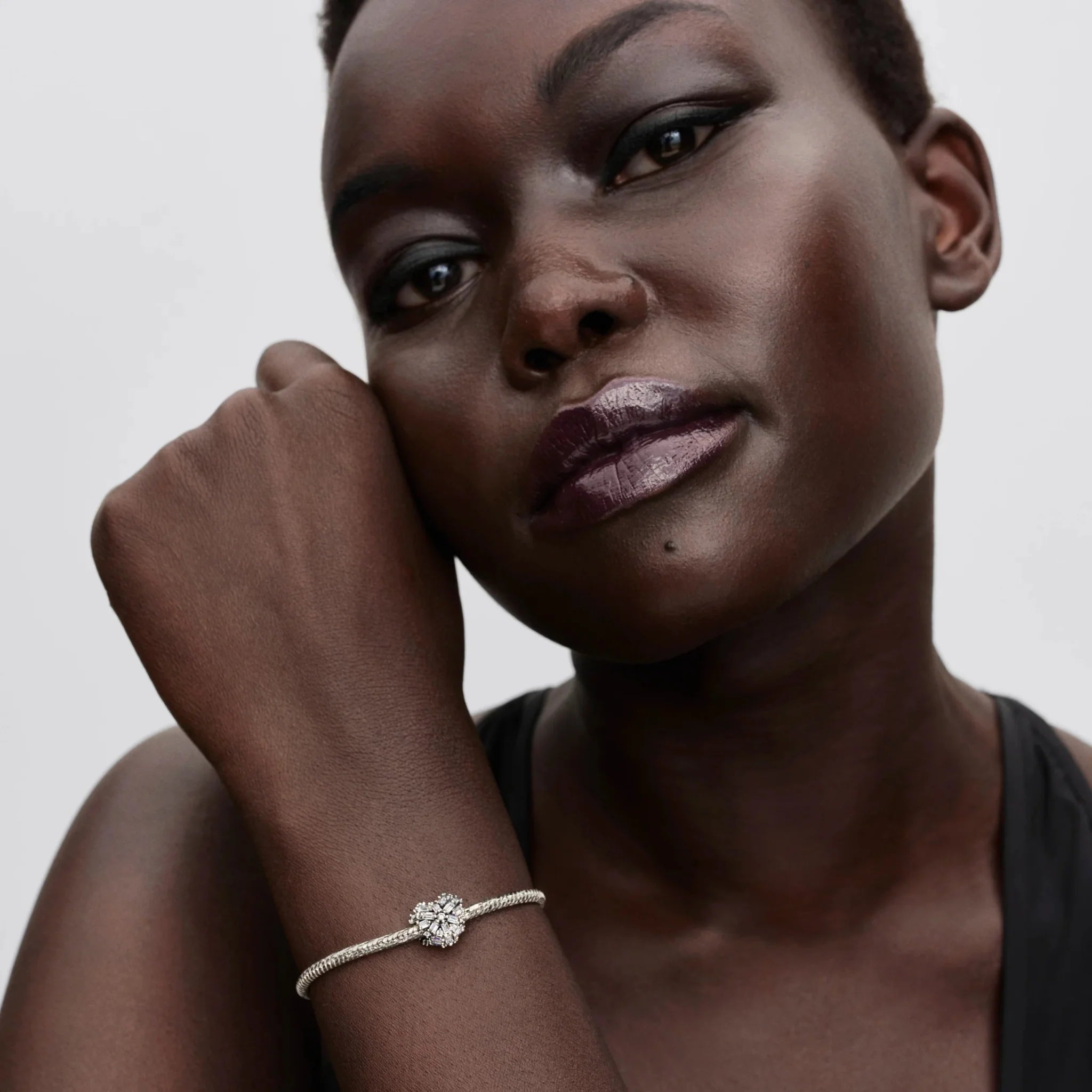 Mirdzošais sirds amulets