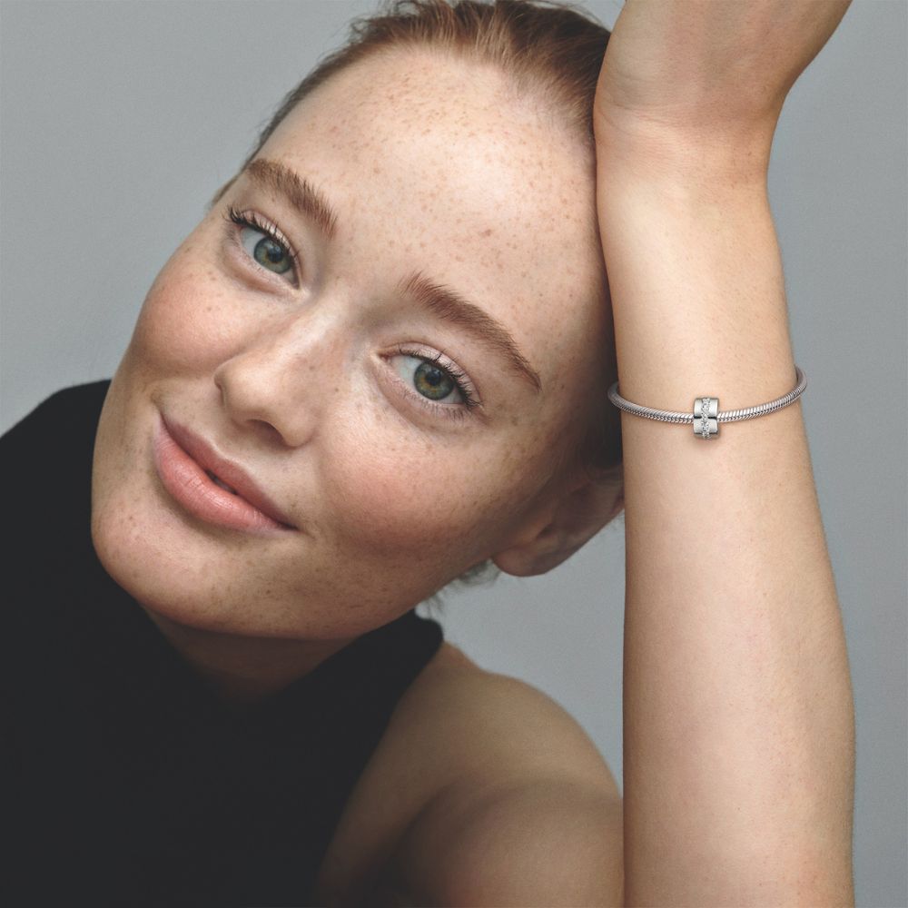 Dzidrs dzirkstošs amulets