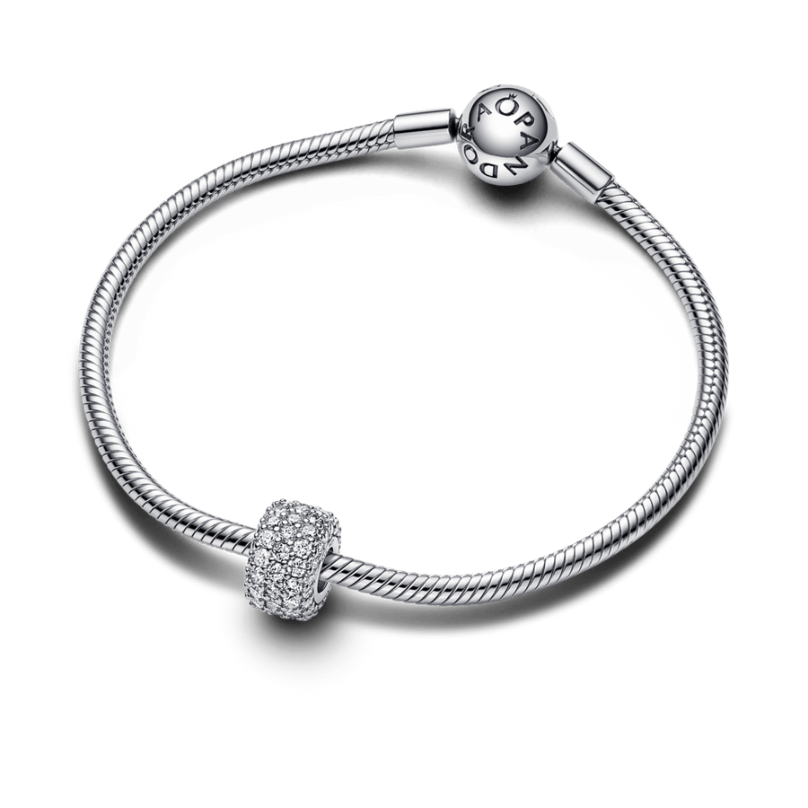 Mirdzošais Pavé trīsrindu piekariņš