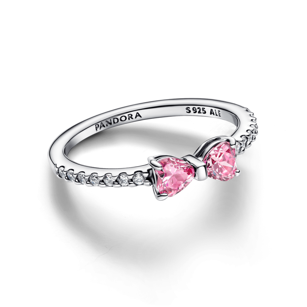 MIrdzošs rozā tauriņa gredzens