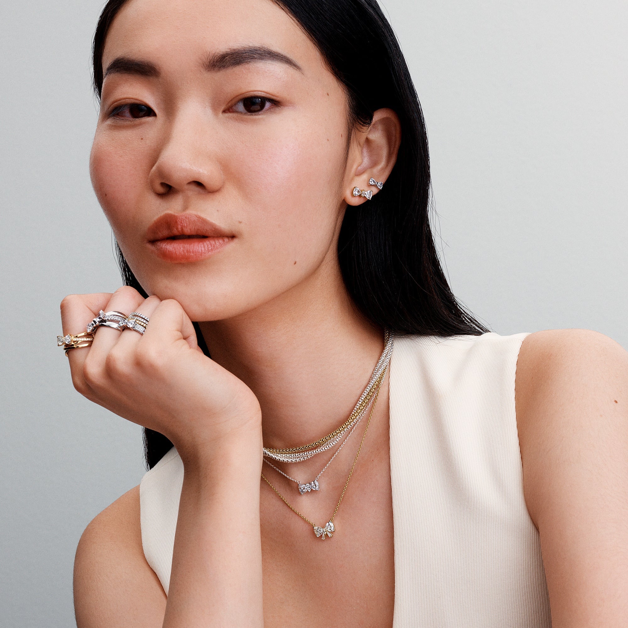 Mirdzoša tauriņa kaklarota