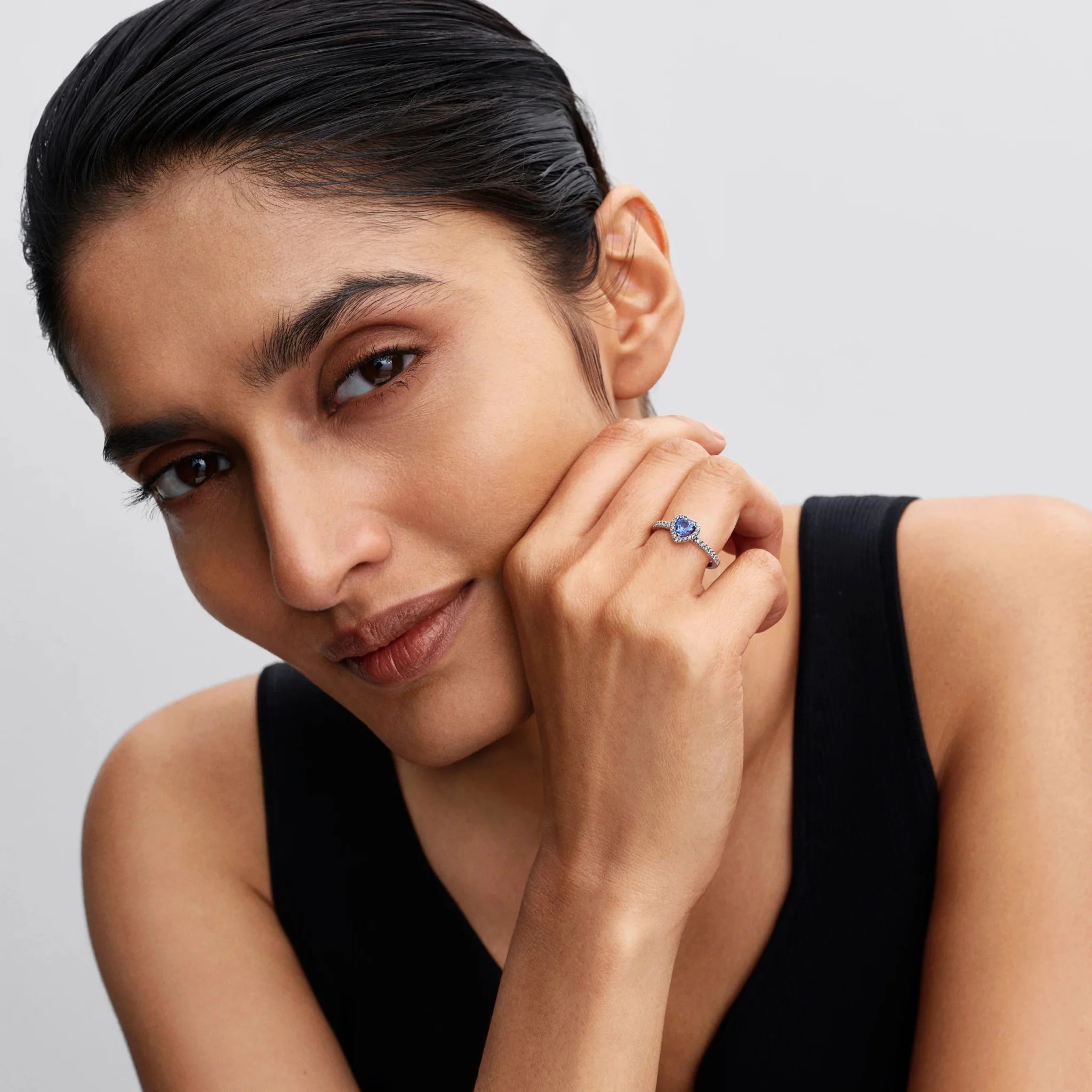 Uzlabots mirdzošais sirds gredzens