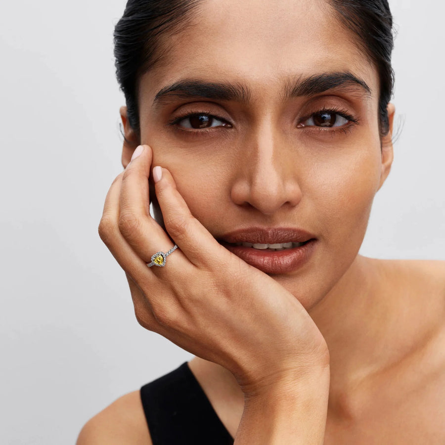 Uzlabots mirdzošais sirds gredzens