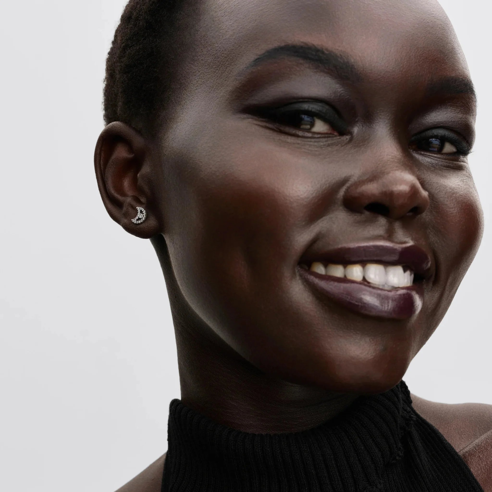 Spindintys įsmeigiami auskarai „Mėnulis“ - Pandora Lietuva