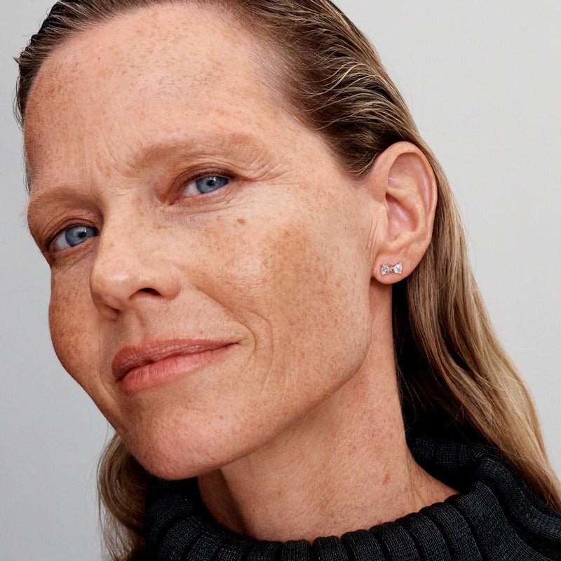 Mirdzošā mazā tauriņa stīpiņu auskari