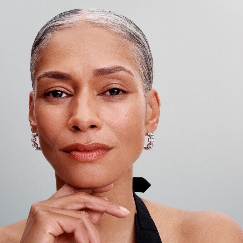 Mirdzošo tauriņu rindas stīpiņu auskari