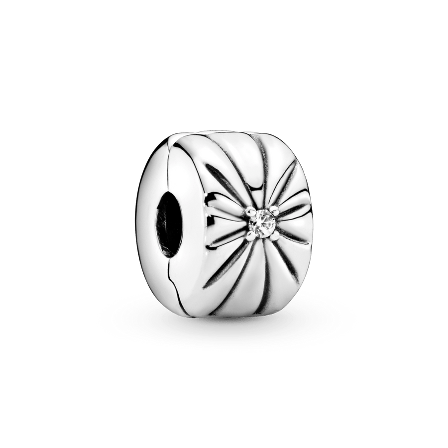 Piespraužams mirdzošo saulstaru amulets