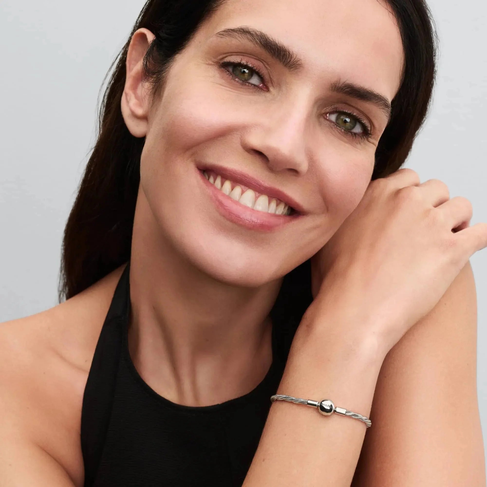Savīta čūskas ķēdīte ar apaļu Pandoras aizdari